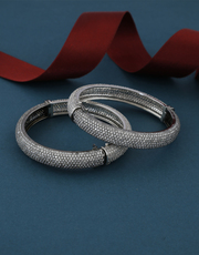 Buy An Exclusive Collection of Fancy Bangles at Best Price 